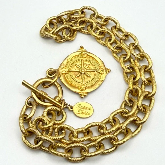 Susan Shaw Gold Tone Compass Pendant Toggle Necklace 16”24K Gold PlatedEUC